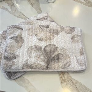 Natori Elegant White standard size quilted pillow shams in white taupe print